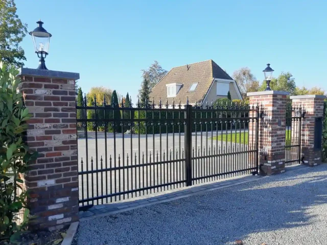 Riante dubbele draaipoort